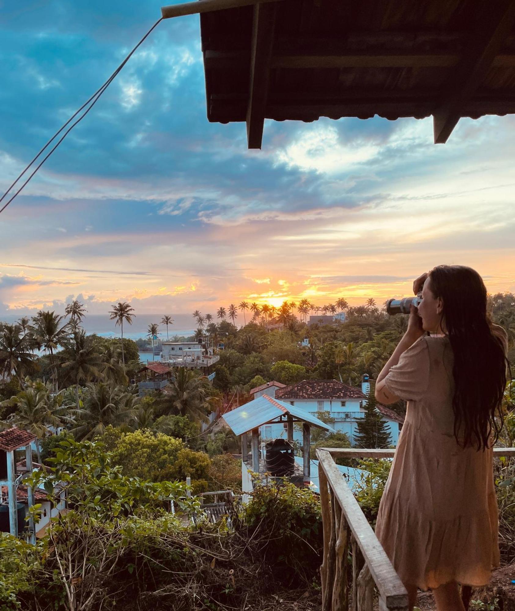 Sky Mountain Cafe With Seaview Couette-café Weligama